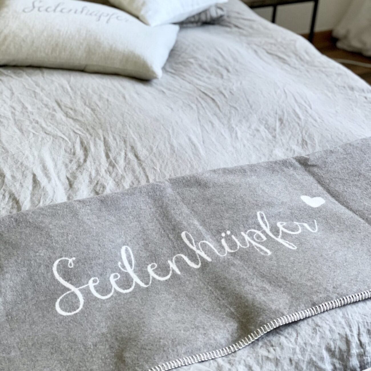 Gartenfenster "Seelenhüpfer" Decke 140x200 cm schlamm/wollweiss