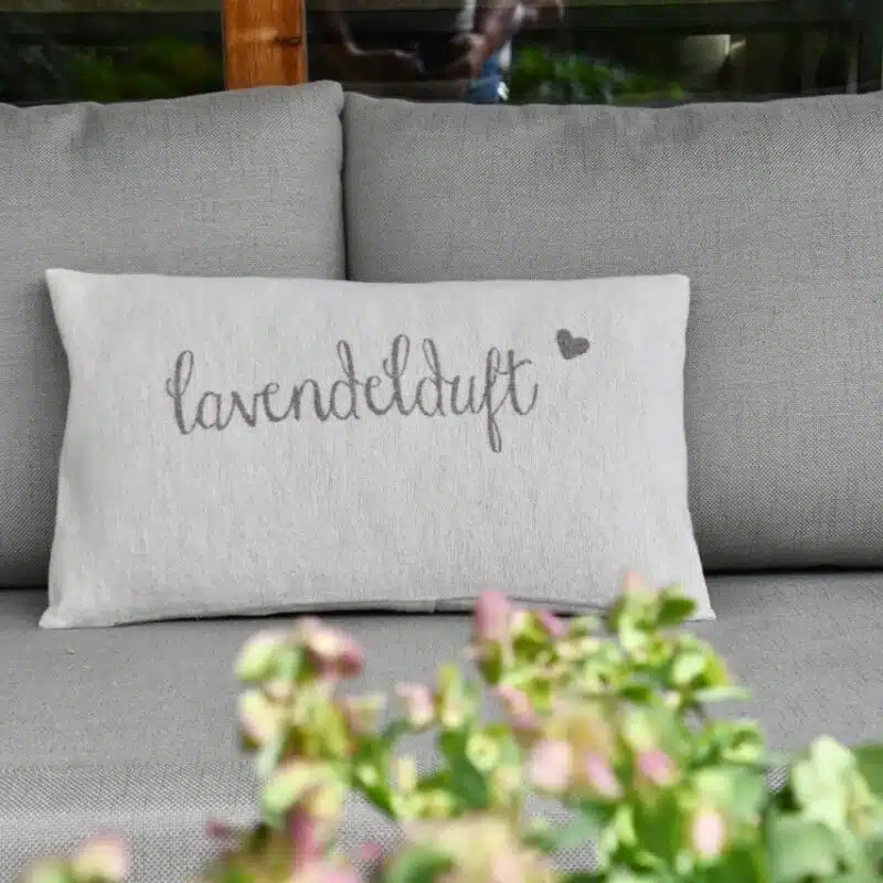 Gartenfenster Kissen mit Text Lavendelduft 30x50cm
