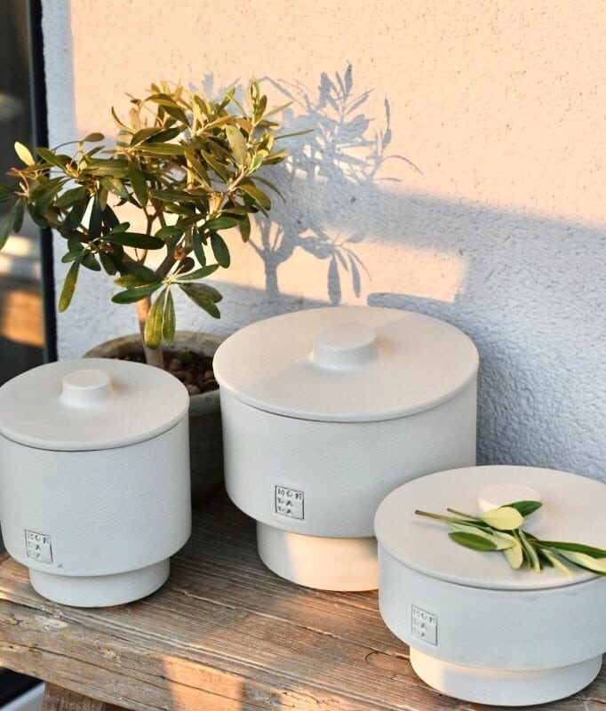 OUTDOORKERZE IN KERAMIKGEFÄSS – JEDES EIN UNIKAT